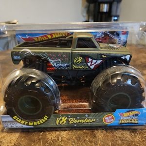 Hot Wheels 1:24